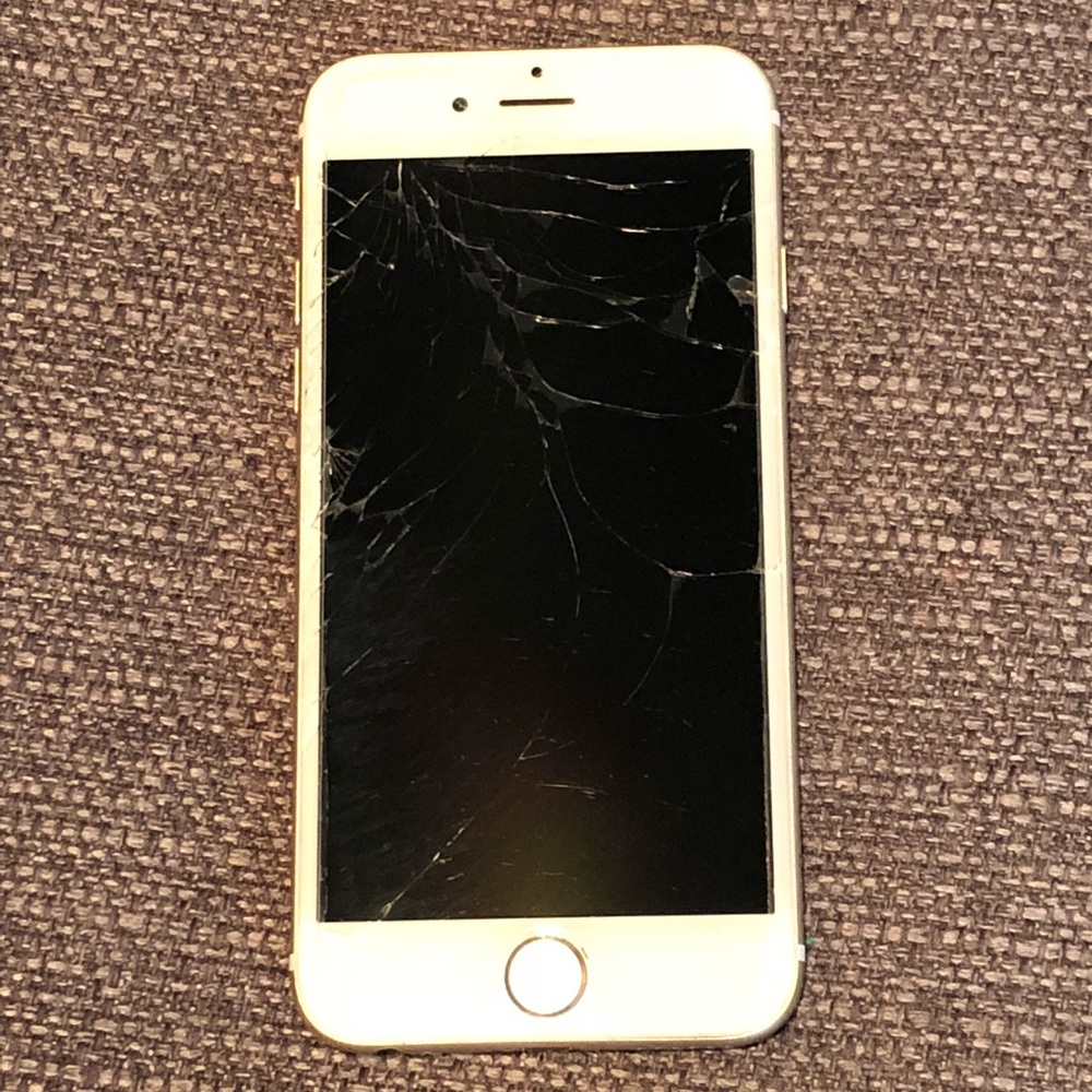 iPhone 6 and pretty accessories